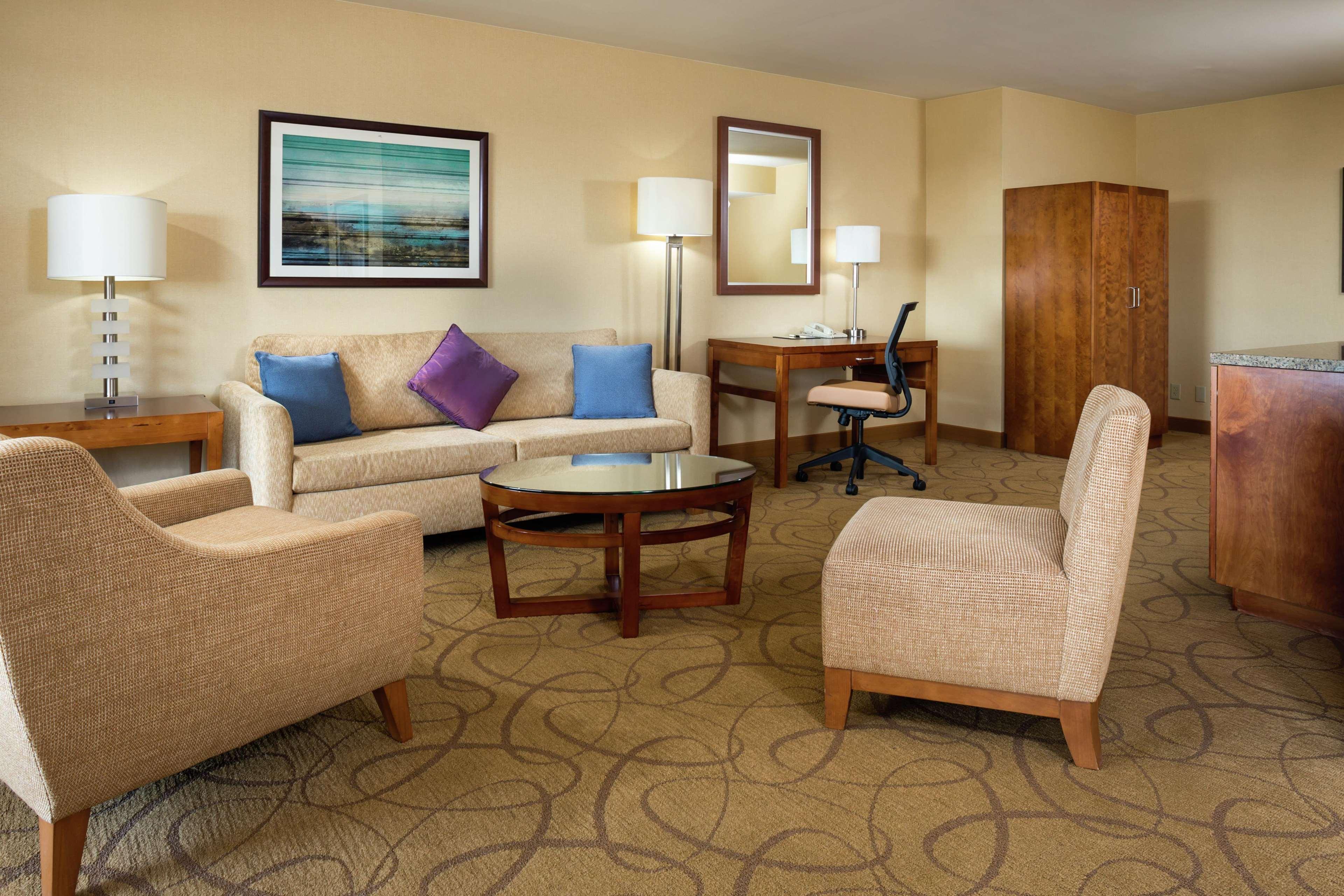 Doubletree By Hilton Carson Hotel Eksteriør billede